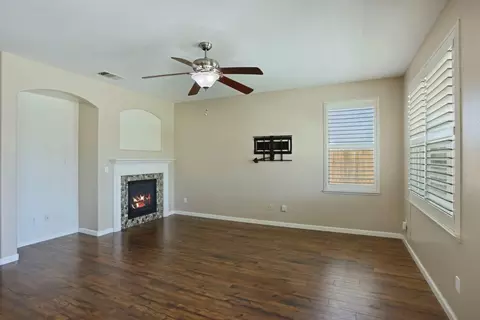 Living - 2236 Sabrina Way, Tracy, CA 95377 photo 5 of 9