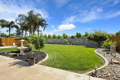 Exterior - 2236 Sabrina Way, Tracy, CA 95377 photo 7 of 10