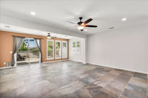 Living - 2653 Steeple Run Ln, Manteca, CA 95336 photo 4 of 7