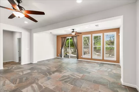 Living - 2653 Steeple Run Ln, Manteca, CA 95336 photo 5 of 7