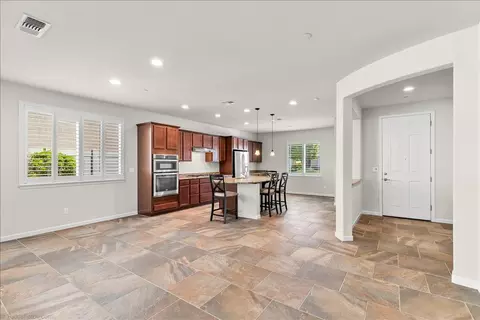 Entry Way - 2653 Steeple Run Ln, Manteca, CA 95336 photo 3 of 8