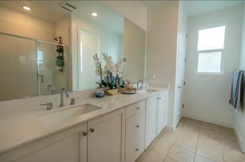 Bath - 441 Avendale Dr, Manteca, CA 95337 photo 1 of 1