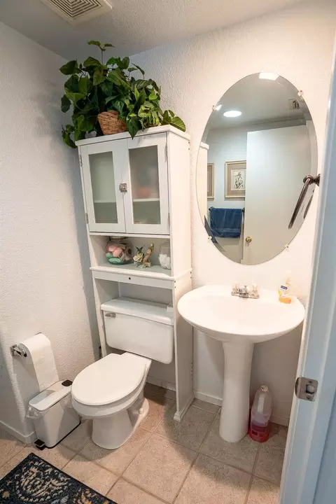 Bath - 4237 Narraganset Way, Mather, CA 95655 photo 2 of 4