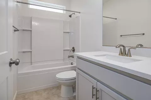 Bath - 4077 Porton Ln, Carmichael, CA 95608 photo 1 of 3