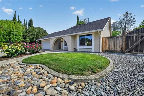 Exterior - 261 Yosemite Dr, Livermore, CA 94551 photo 7 of 16