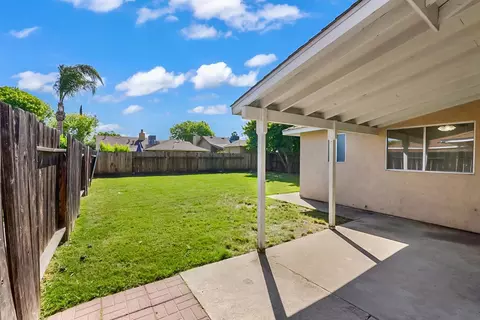 Exterior - 320 Scout Way, Modesto, CA 95351 photo 4 of 5