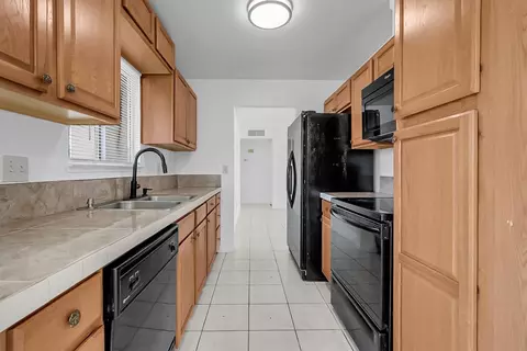 Kitchen - 320 Scout Way, Modesto, CA 95351 photo 1 of 3