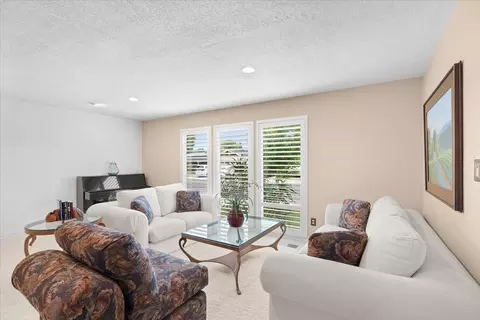 Living - 1121 Pyrite Way, Modesto, CA 95355 photo 2 of 4