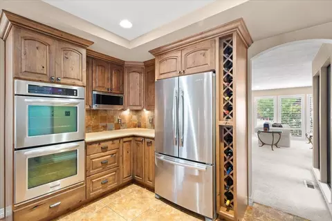 Kitchen - 1121 Pyrite Way, Modesto, CA 95355 photo 3 of 6