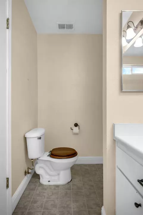Bath - 2329 Davis Ct, Placerville, CA 95667 photo 2 of 3