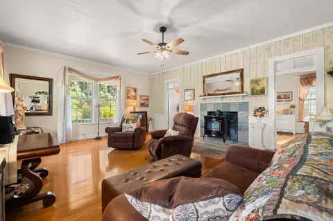 Living - 3217 Pleasant Valley Rd, Placerville, CA 95667 photo 2 of 4