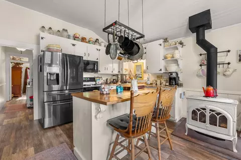 Kitchen - 3217 Pleasant Valley Rd, Placerville, CA 95667 photo 1 of 2