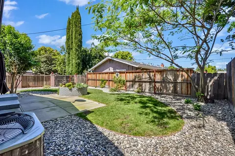 Exterior - 2727 Buttonwillow Ave, Stockton, CA 95207 photo 3 of 6