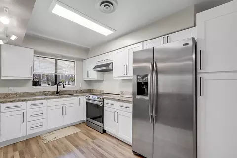 Kitchen - 2727 Buttonwillow Ave, Stockton, CA 95207 photo 2 of 3