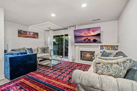 Living - 4009 Dale Rd #E, Modesto, CA 95356 photo 2 of 2