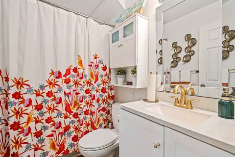 Bath - 4009 Dale Rd #E, Modesto, CA 95356 photo 1 of 2