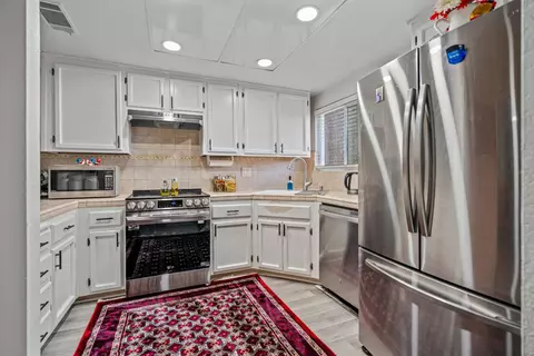 Kitchen - 4009 Dale Rd #E, Modesto, CA 95356 photo 1 of 2