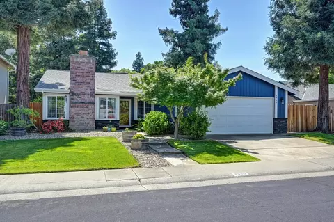 8940 Castle Park Dr, Elk Grove, CA 95624