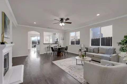 Living - 1543 Garold Ln, Manteca, CA 95337 photo 3 of 3