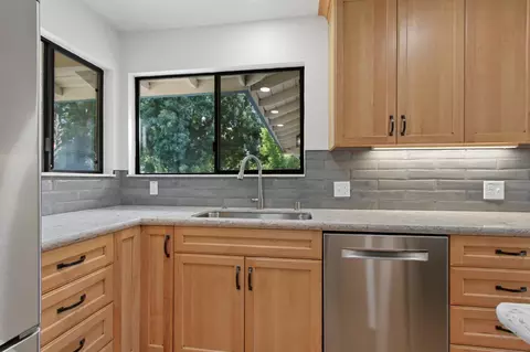 Kitchen - 1225 Cedar Pl, Davis, CA 95616 photo 6 of 8