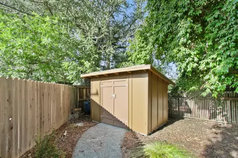 Exterior - 1225 Cedar Pl, Davis, CA 95616 photo 8 of 17