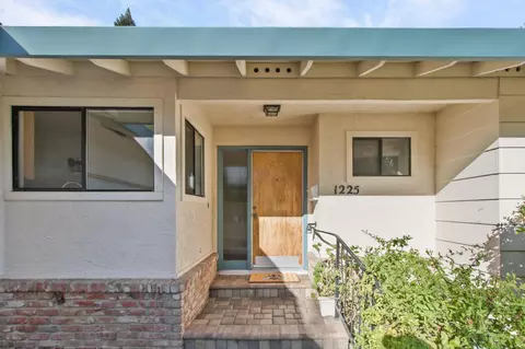 Exterior - 1225 Cedar Pl, Davis, CA 95616 photo 3 of 17