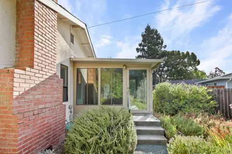 Exterior - 1225 Cedar Pl, Davis, CA 95616 photo 16 of 17