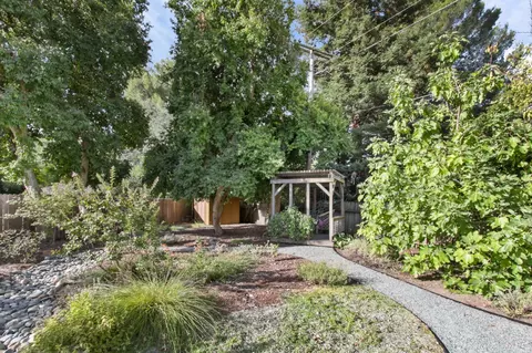 Exterior - 1225 Cedar Pl, Davis, CA 95616 photo 6 of 17