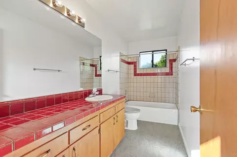 Bath - 1225 Cedar Pl, Davis, CA 95616 photo 4 of 4