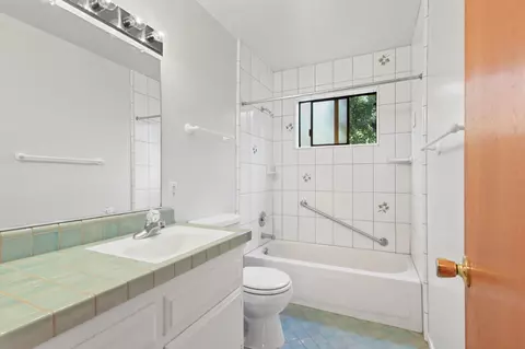 Bath - 1225 Cedar Pl, Davis, CA 95616 photo 3 of 4