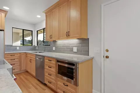 Kitchen - 1225 Cedar Pl, Davis, CA 95616 photo 4 of 8