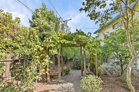 Exterior - 1225 Cedar Pl, Davis, CA 95616 photo 12 of 17