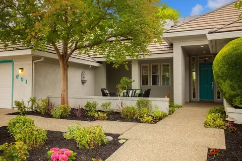 601 Mockingbird Pl, Davis, CA 95616