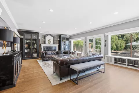 Living - 604 Magnolia Ave, Modesto, CA 95354 photo 1 of 2