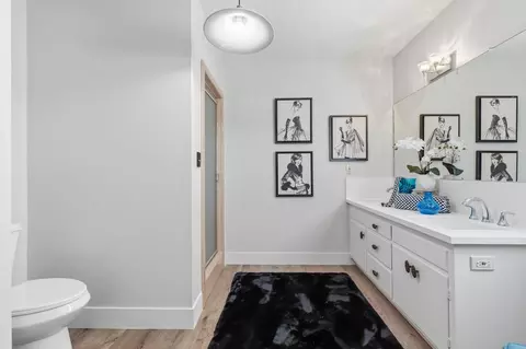 Bath - 604 Magnolia Ave, Modesto, CA 95354 photo 3 of 3