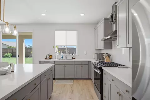 Kitchen - 7638 Path Dr, Hughson, CA 95326 photo 4 of 4