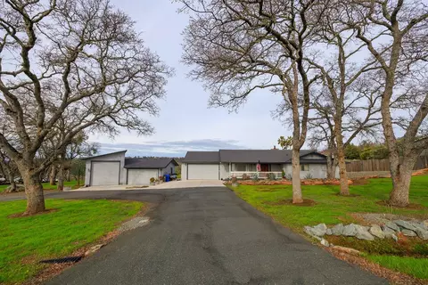 2318 Hartvickson Ln, Valley Springs, CA 95252