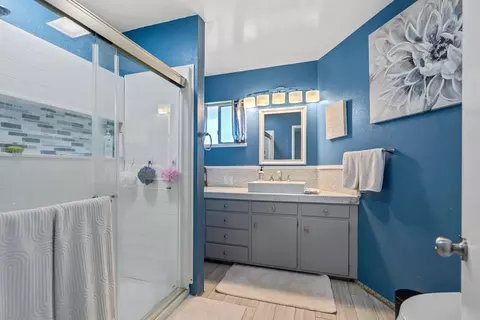 Bath - 1409 Payne Ave, Modesto, CA 95351 photo 1 of 4