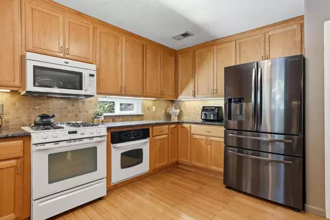 Kitchen - 1110 Madrone Ln, Placerville, CA 95667 photo 4 of 5