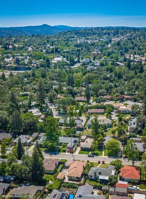 View/Area - 221 Sutter St, Auburn, CA 95603 photo 2 of 15
