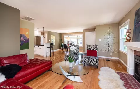 Living - 221 Sutter St, Auburn, CA 95603 photo 4 of 5