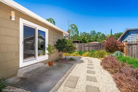 Exterior - 221 Sutter St, Auburn, CA 95603 photo 14 of 17