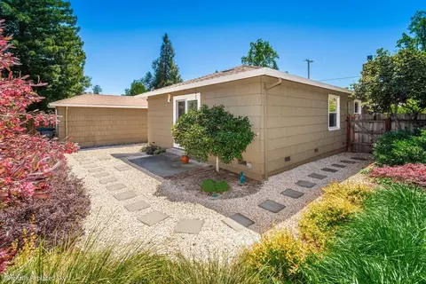 Exterior - 221 Sutter St, Auburn, CA 95603 photo 15 of 17