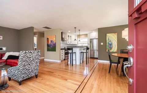Entry Way - 221 Sutter St, Auburn, CA 95603 photo 1 of 2