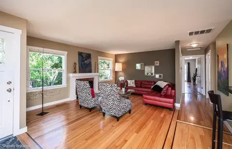 Living - 221 Sutter St, Auburn, CA 95603 photo 1 of 5