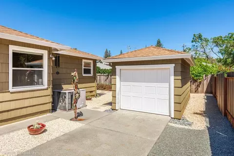 Exterior - 221 Sutter St, Auburn, CA 95603 photo 10 of 17