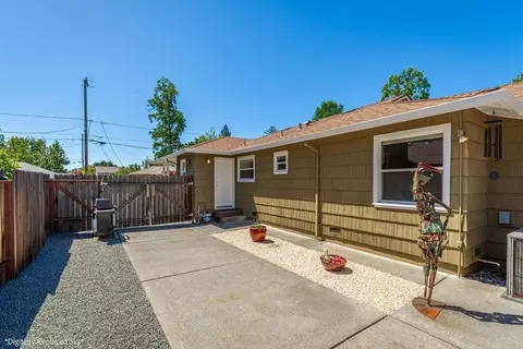 Exterior - 221 Sutter St, Auburn, CA 95603 photo 11 of 17