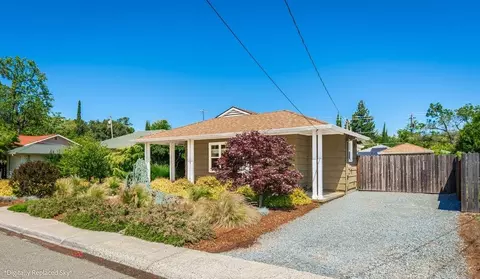 Exterior - 221 Sutter St, Auburn, CA 95603 photo 3 of 17