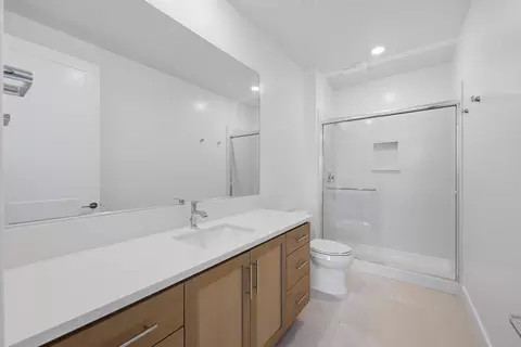 Bath - 751 Bandera Dr, Rocklin, CA 95765 photo 3 of 4