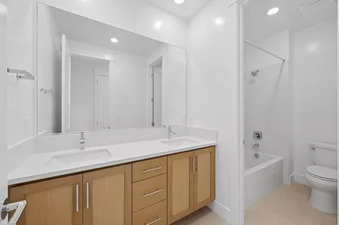 Bath - 751 Bandera Dr, Rocklin, CA 95765 photo 4 of 4